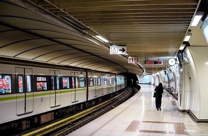 Σταθμός Μετρό & Ηλεκτρικού – 50 μ.